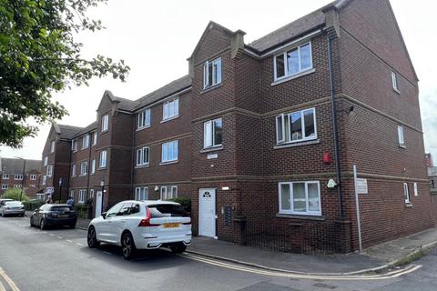 1 bedroom apartment to rent, 2 Northiam Street,