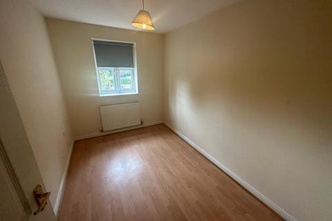 2 bedroom flat to rent, Montonfields Road, Eccles, Manchester, M30