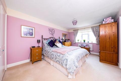 13 Appleton Drive, Dartford, DA2 7EN