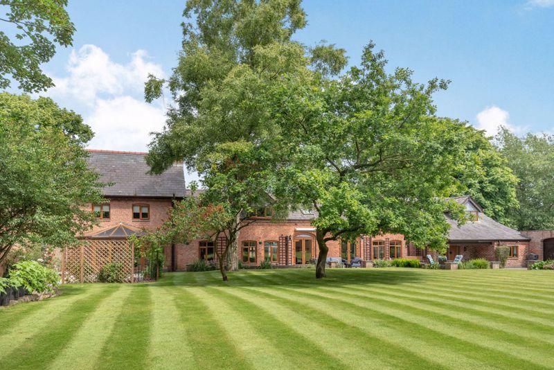 Edgeley Bank, Nr. Whitchurch 4 bed detached house for sale £800,000