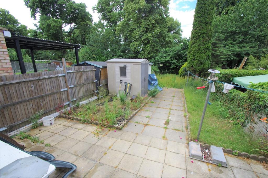 Hagden Lane, Watford, WD18 1 bed flat £950 pcm (£219 pw)