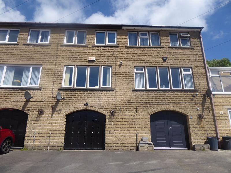 Claremount Road, Halifax 2 bed townhouse £144,950