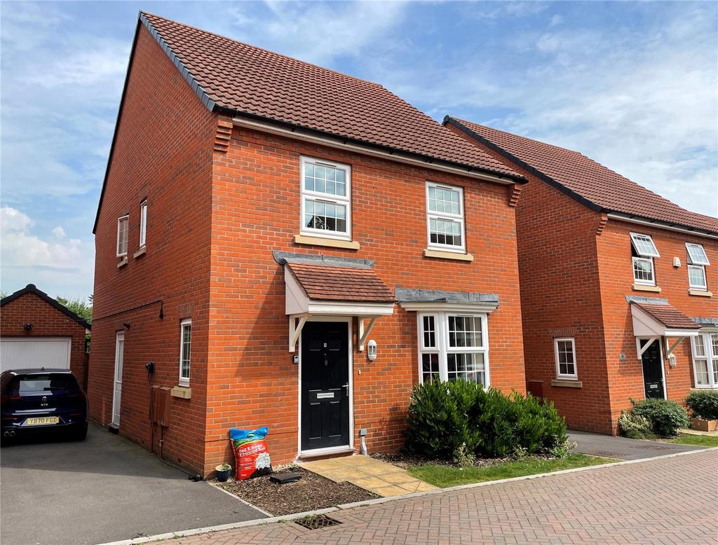 Walkers Rise, Monkton Heathfield... 4 bed detached house £1,600 pcm