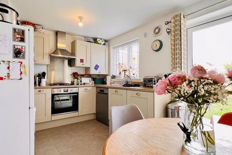 3 bedroom end of terrace house for sale - Channon Road, Taunton