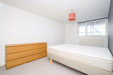 2 bedroom apartment to rent, Manor Court, Weybridge