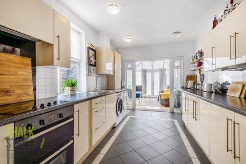11 Globe Road, Hornchurch, RM11 1BS