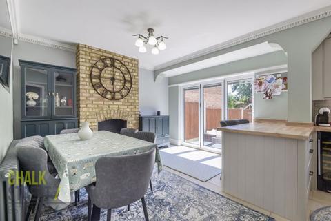 12 Beaumont Close, Romford, RM2 6LJ