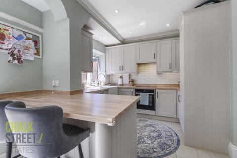 12 Beaumont Close, Romford, RM2 6LJ