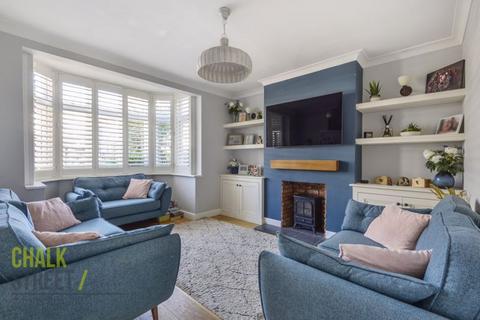 12 Beaumont Close, Romford, RM2 6LJ