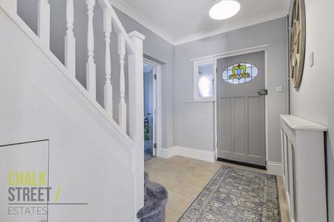 12 Beaumont Close, Romford, RM2 6LJ