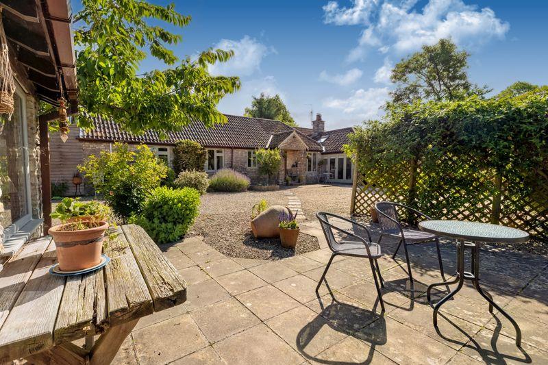 EAST HORRINGTON (close to wells) 4 bed property £1,000,000