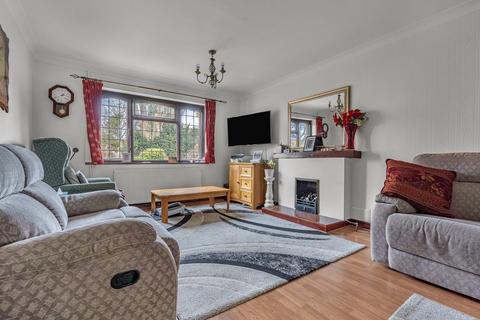 4 bedroom detached house for sale, Boleyn Close, Staines-upon-Thames, TW18