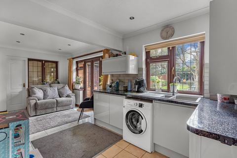4 bedroom detached house for sale, Boleyn Close, Staines-upon-Thames, TW18