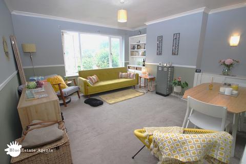 18, Sonia Court Sonia Gardens, Hounslow, TW5 0LY