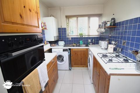 18, Sonia Court Sonia Gardens, Hounslow, TW5 0LY
