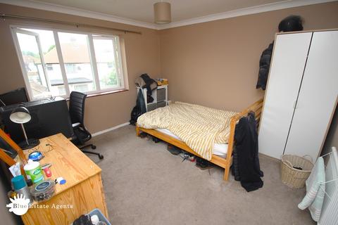 18, Sonia Court Sonia Gardens, Hounslow, TW5 0LY