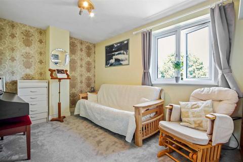 3 Station Road, London, SE20 7BE