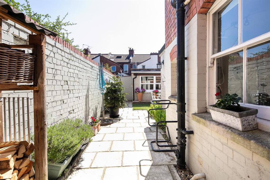 5 Oldfield Road-10.jpg