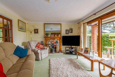 Marlew House Old Tiverton Road, Crediton, EX17 1EG
