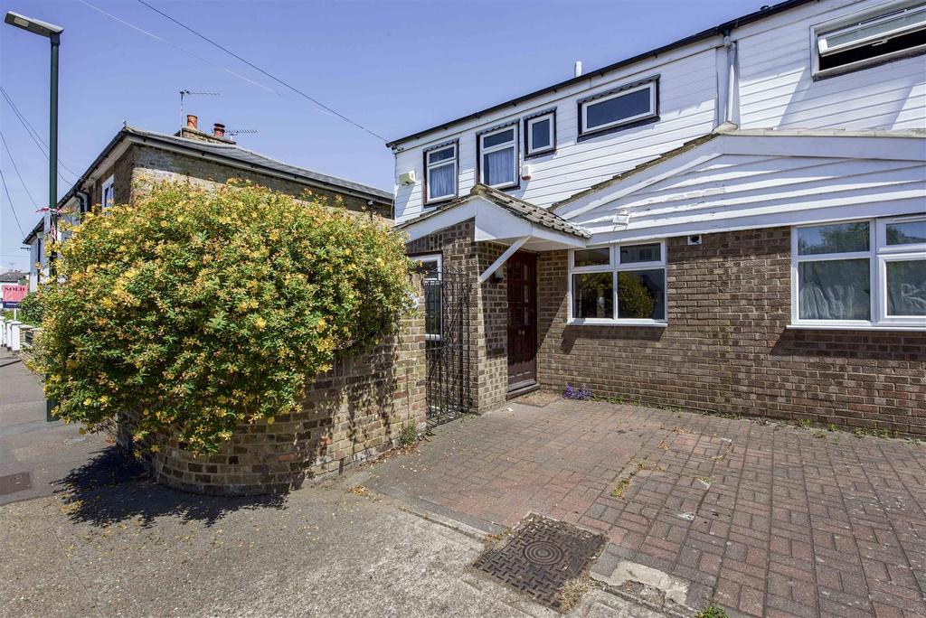 Second Cross Road, Twickenham 3 bed semidetached house for sale £800,000