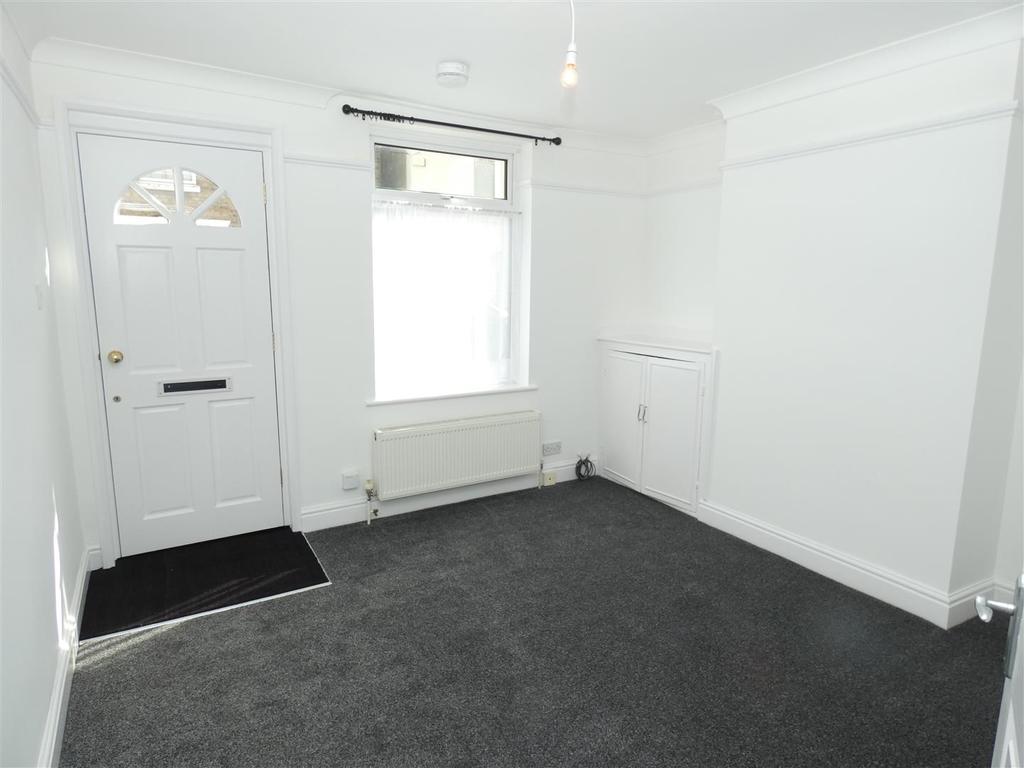 St. Johns Road, Faversham 2 bed house £950 pcm (£219 pw)