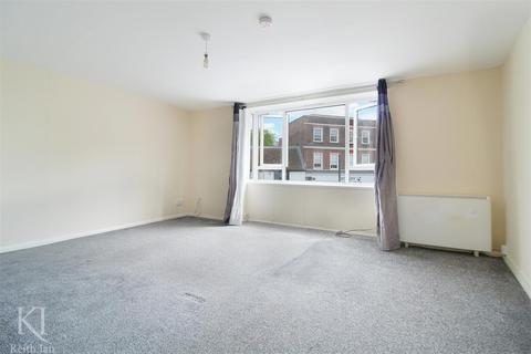 3 bedroom flat for sale - High Street, Ware