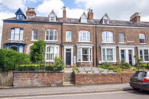 2 bedroom flat to rent, First Floor Flat, Bishopthorpe Road, York, YO23 1JS