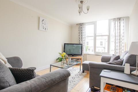2 bedroom flat to rent, First Floor Flat, Bishopthorpe Road, York, YO23 1JS