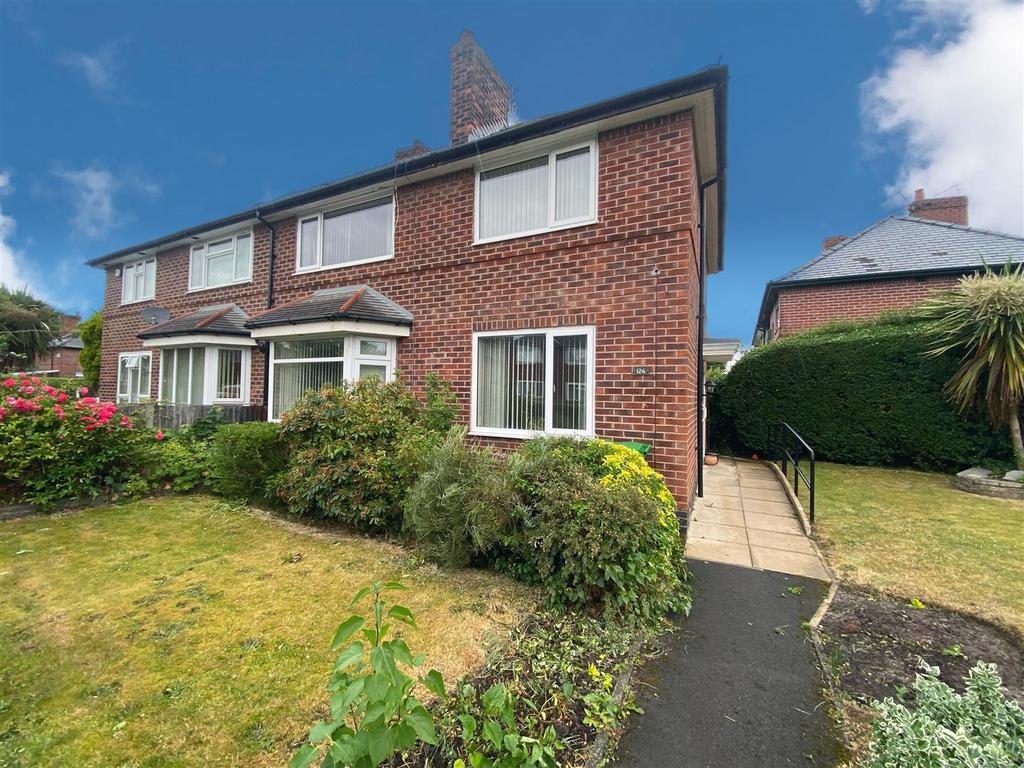 Lawton Moor Road, Manchester 3 bed semidetached house £995 pcm (£230 pw)