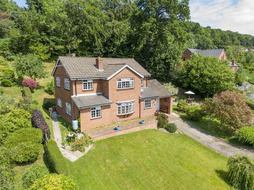 Mill Fields, Milford, SY16 3JP 4 bed detached house for sale £425,000