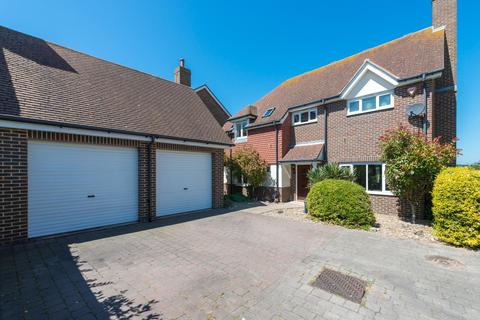 4 bedroom detached house for sale - Foreland Heights, Broadstairs