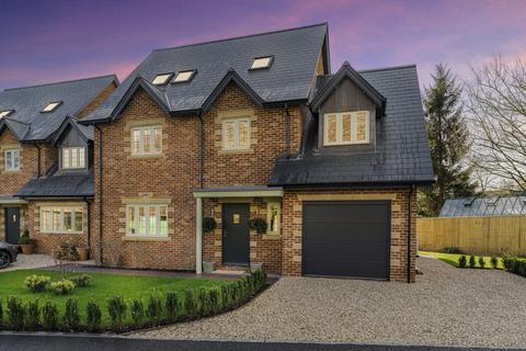 4 bedroom detached house for sale, Oxford Meadow, Standlake, Oxfordshire, OX29