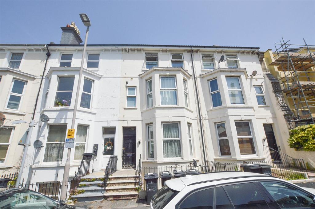 Cavendish Place, Eastbourne 2 bed flat for sale £160,000
