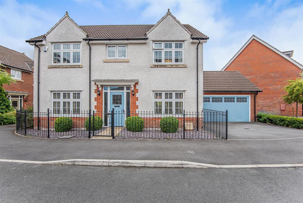 Brook Gardens, Devizes 4 bed detached house £485,000