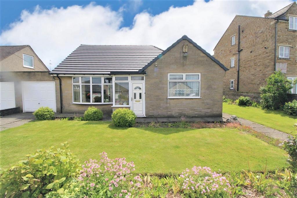 Highgate Grove, Queensbury, Bradford 3 bed semidetached bungalow for sale £225,000