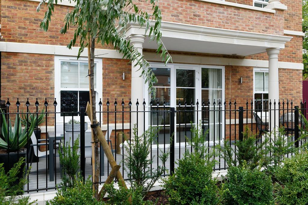 Eastbury Avenue, Northwood 3 bed apartment £3,200 pcm (£738 pw)