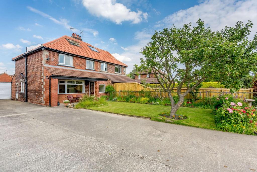 Lund Lane, Killinghall, Harrogate... 4 bed semidetached house £400,000