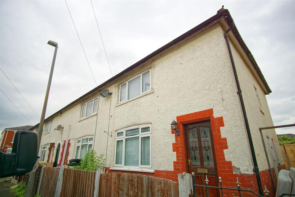 2Bed House To Let on Robin Street, Preston, PR1 5RH 2 bed end of