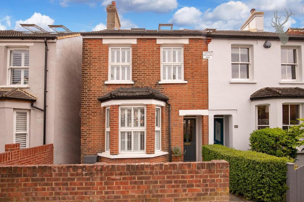 Allnutts Road, Epping 3 bed semidetached house £675,000