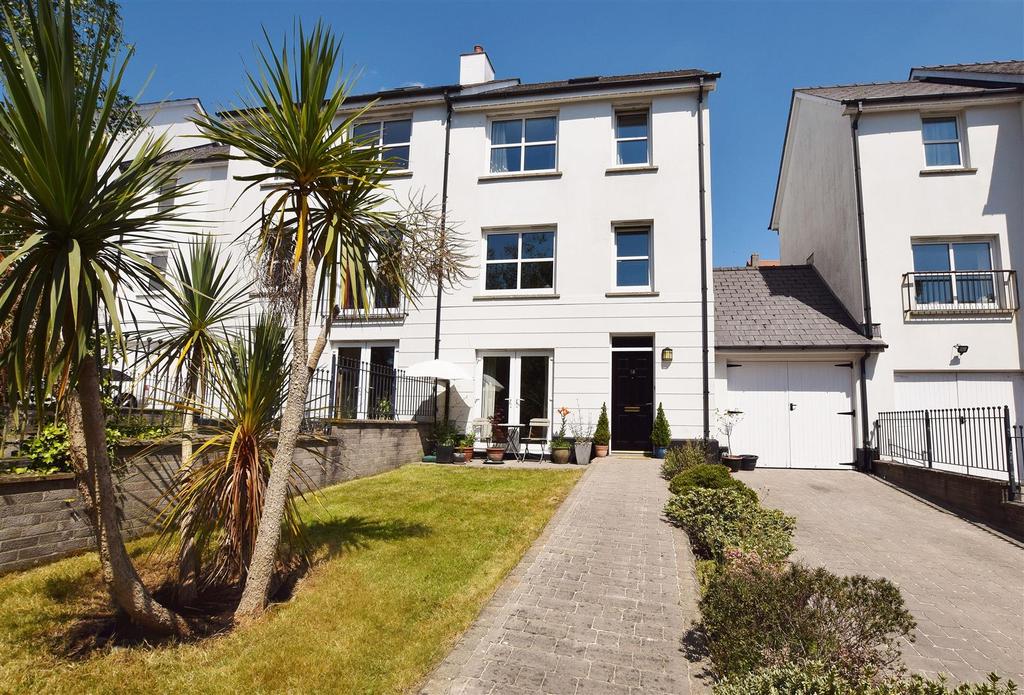 Kensington Gardens, Haverfordwest 3 bed townhouse £240,000