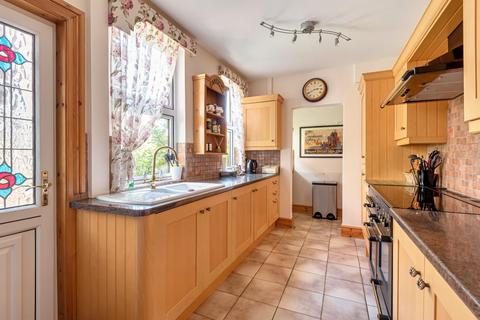 97 Leeds Road, Tadcaster, LS24 9LA