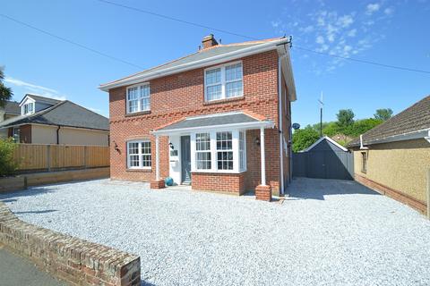 4 bedroom detached house for sale - STUNNING FAMILY HOME * SHANKLIN