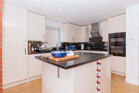 5 bedroom end of terrace house for sale - Hurstfield, Lancing