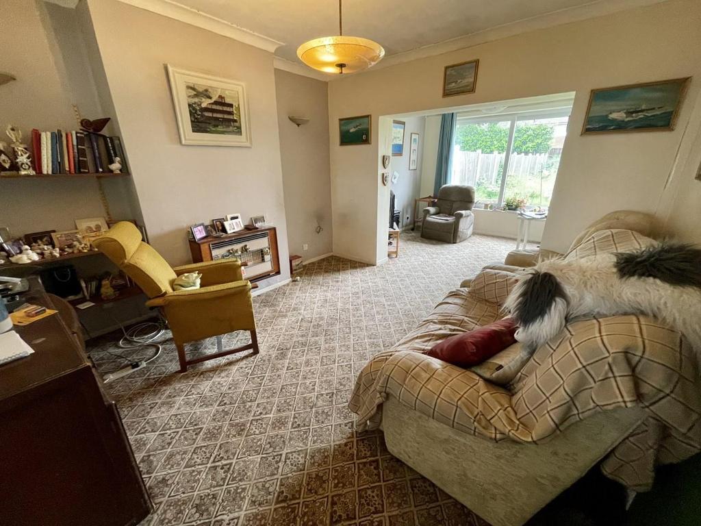 Ebrington Avenue, Solihull 3 bed semidetached bungalow £300,000