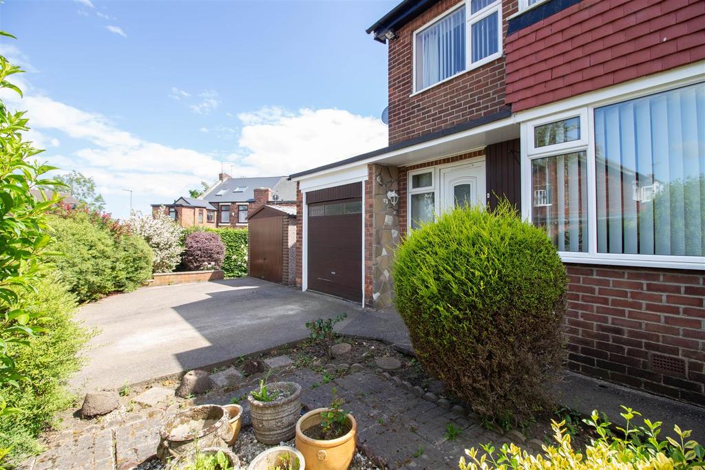 Woolerton Drive, Windy Nook, Gateshead 3 bed semidetached house £180,000