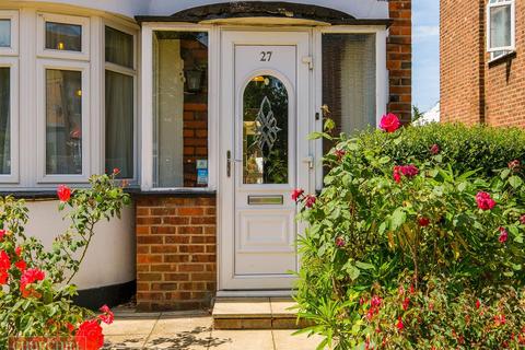 27 Foresters Drive, Walthamstow, London, E17 3PG