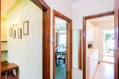 27 Foresters Drive, Walthamstow, London, E17 3PG
