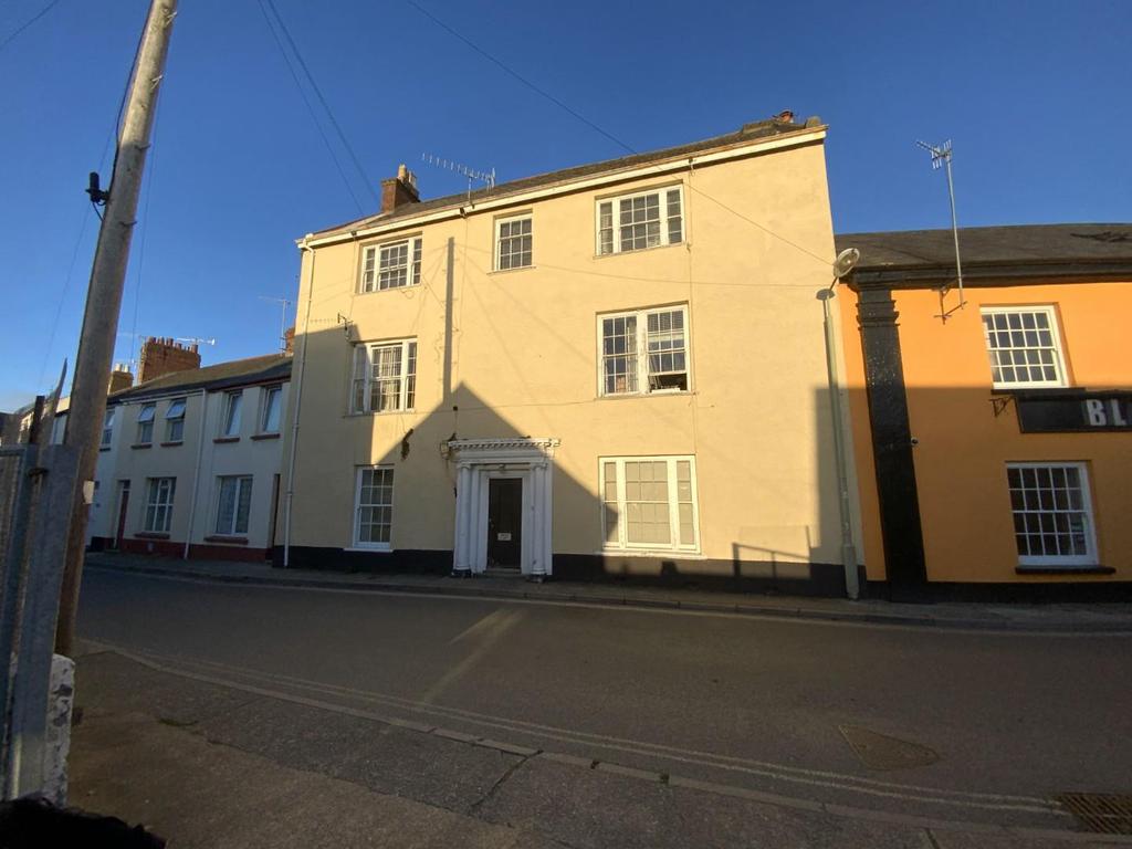 Torridge House, Torrington Street... 1 bed flat £550 pcm (£127 pw)