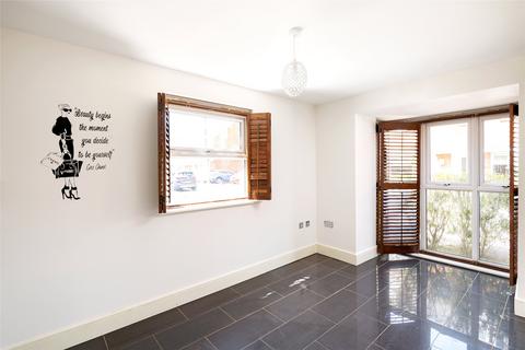 20 Burrage Road, Redhill, RH1 1TL