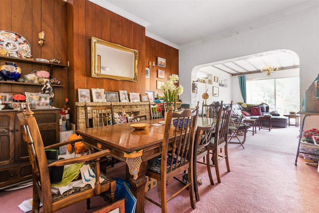 Wickham Avenue, Cheam, Sutton 5 bed semidetached house £750,000